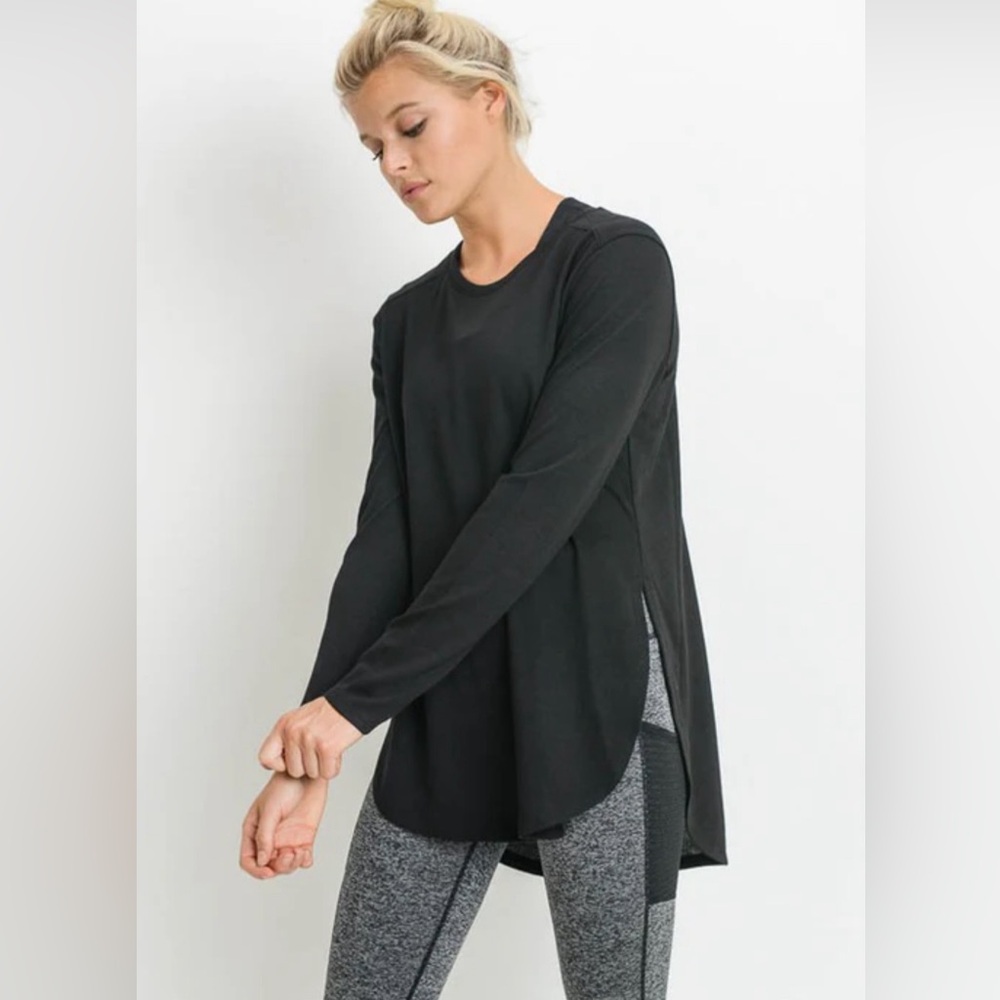 Mono B Long Sleeve Flow Top with Side Slit-BLACK NWT NEVER WORN MSRP$40